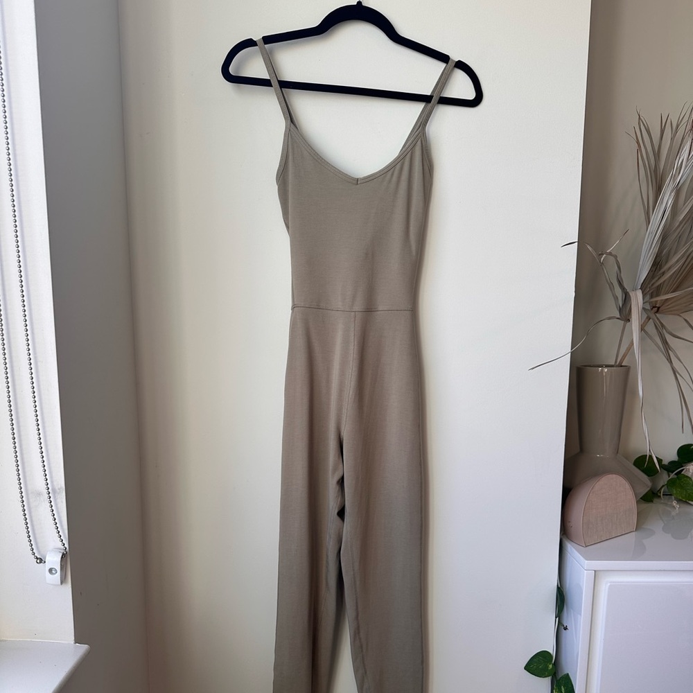 Old Navy Active PowerChill Jumpsuit - Olive Green, size Medium - Picture 3 of 10